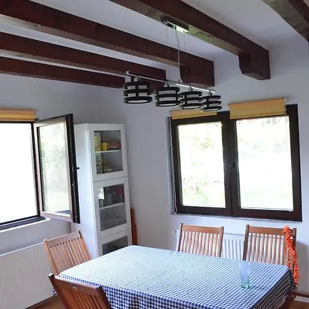 Будинок відпочинку Forest Chalet *
