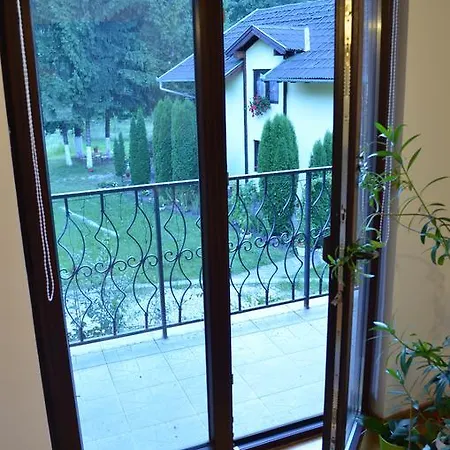Forest Chalet Будинок відпочинку
